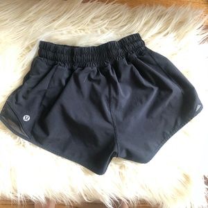 lululemon Hotty Hot Blk Running Shorts 2.5 Inseam